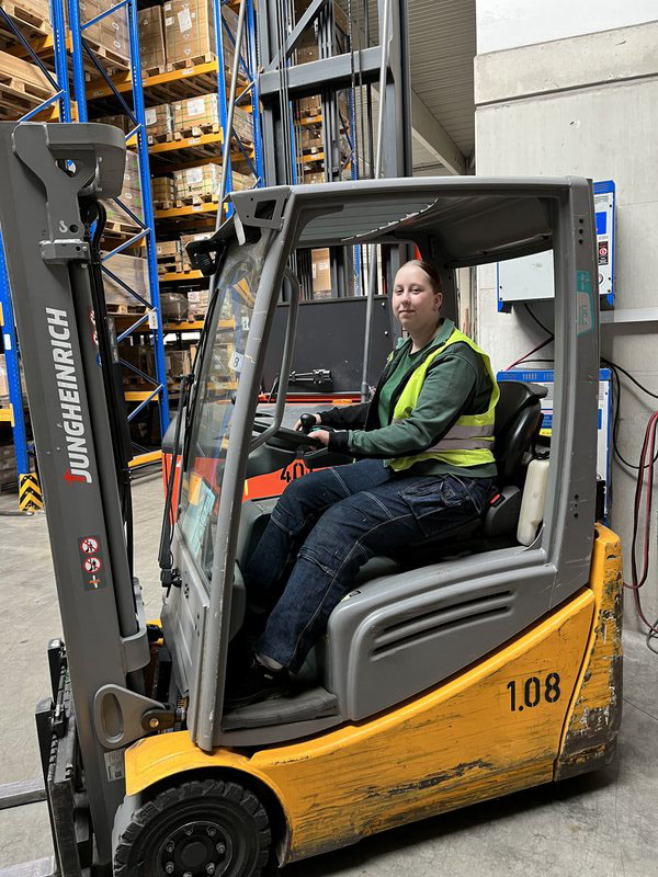 Interview mit Violet Bückers – Fachkraft für Lagerlogistik